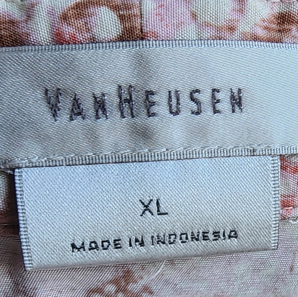 VanHeusen Size XL Light weight Sleeveless Blouse Floral Pattern - Picture 3 of 4